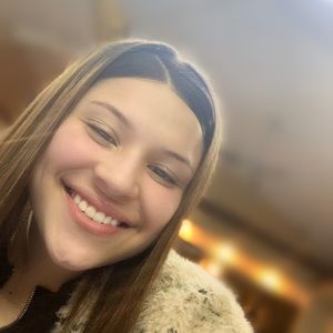 Meet your Posher, Casey